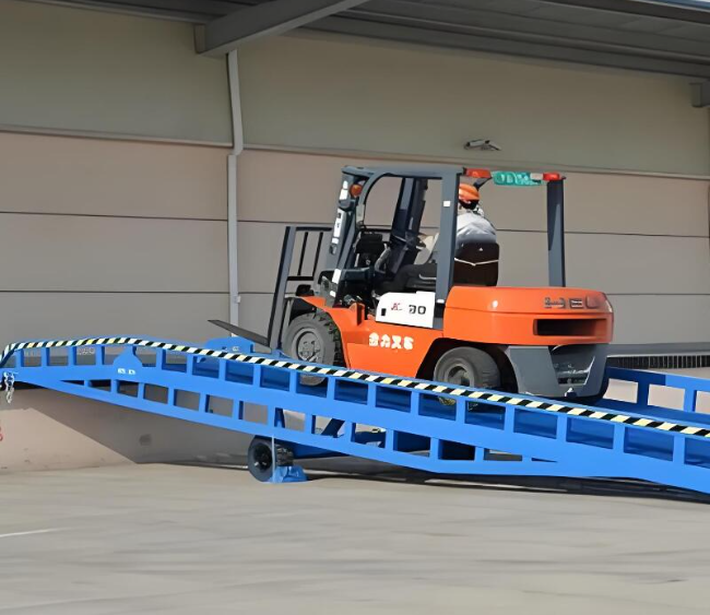 太原移动式卸货平台（叉车用）